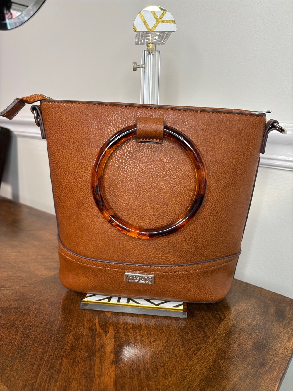 CARLOS SANTANA Tortoiseshell Handle Tan Crossbody Bag - Picture 13 of 16